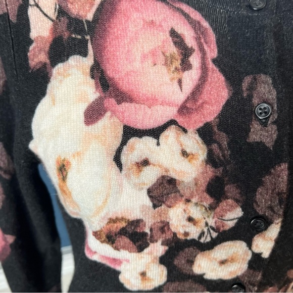 100% Cashmere Floral Button-Up  Sweater - Picture 2 of 5